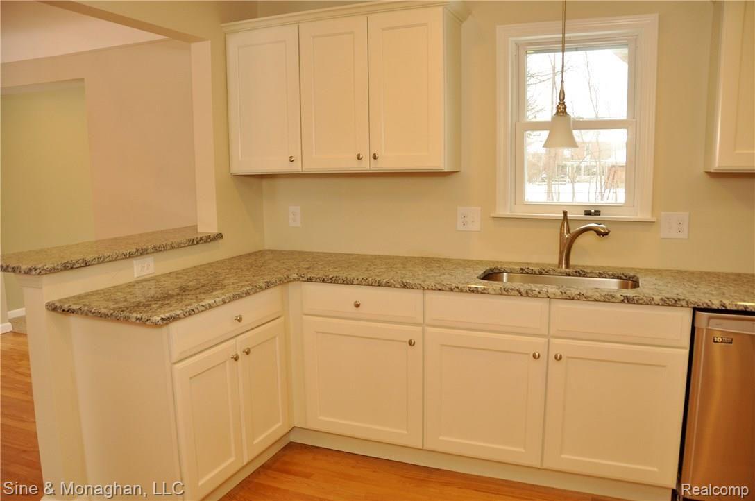1377 Audubon Road Grosse Pointe, MI 48230 - Photo 11 of 32 1377 Audubon-29.JPG