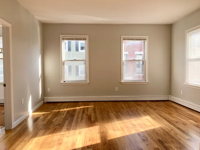 $3,400 | 89 Green Street, Unit 2, Boston, MA 02129