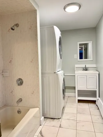 $3,400 | 89 Green Street, Unit 2, Boston, MA 02129