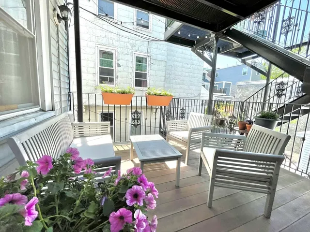 $3,400 | 89 Green Street, Unit 2, Boston, MA 02129