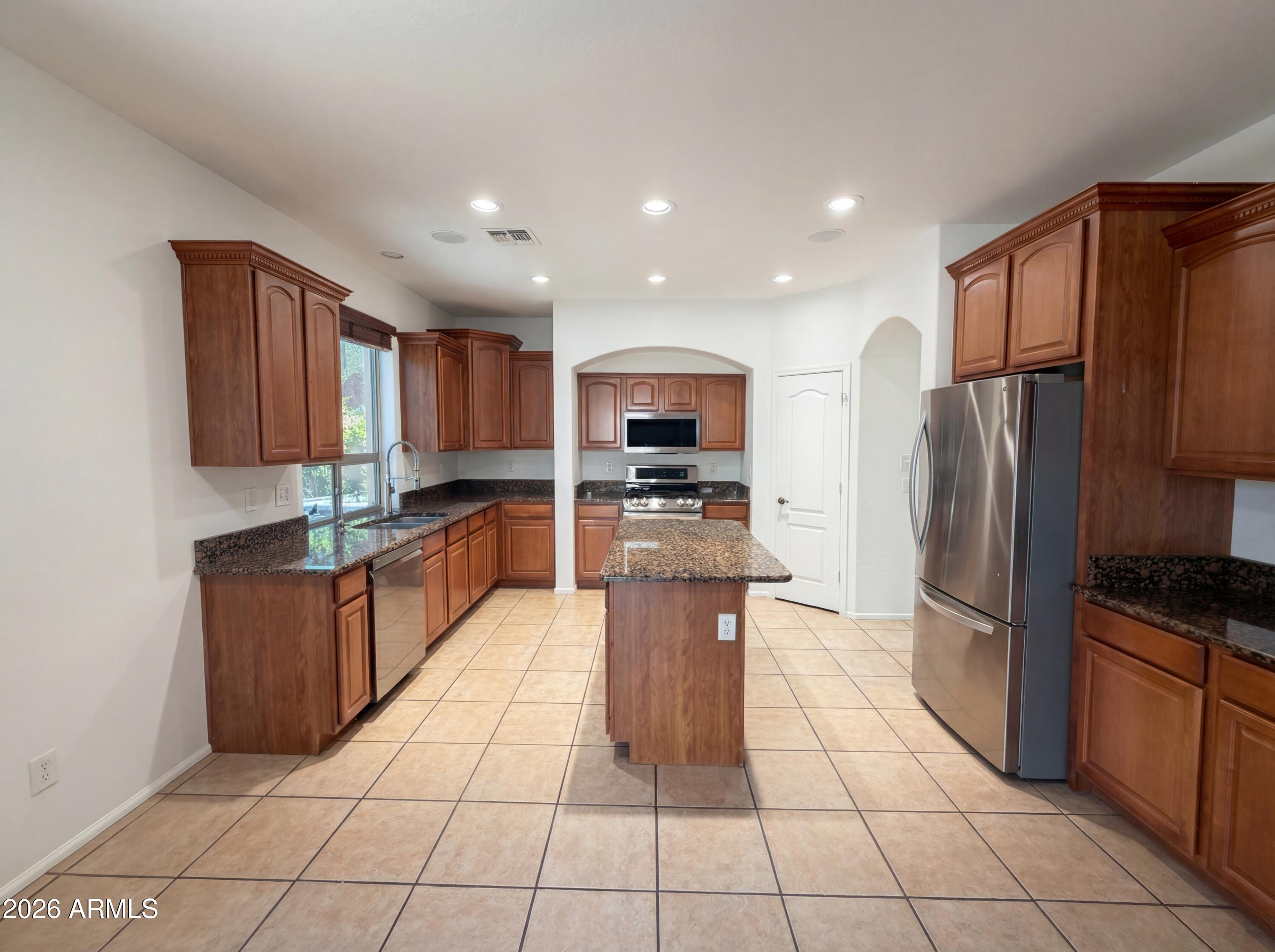 2634 East Ridge Creek Road Phoenix, AZ 85024 - Photo 17 of 39