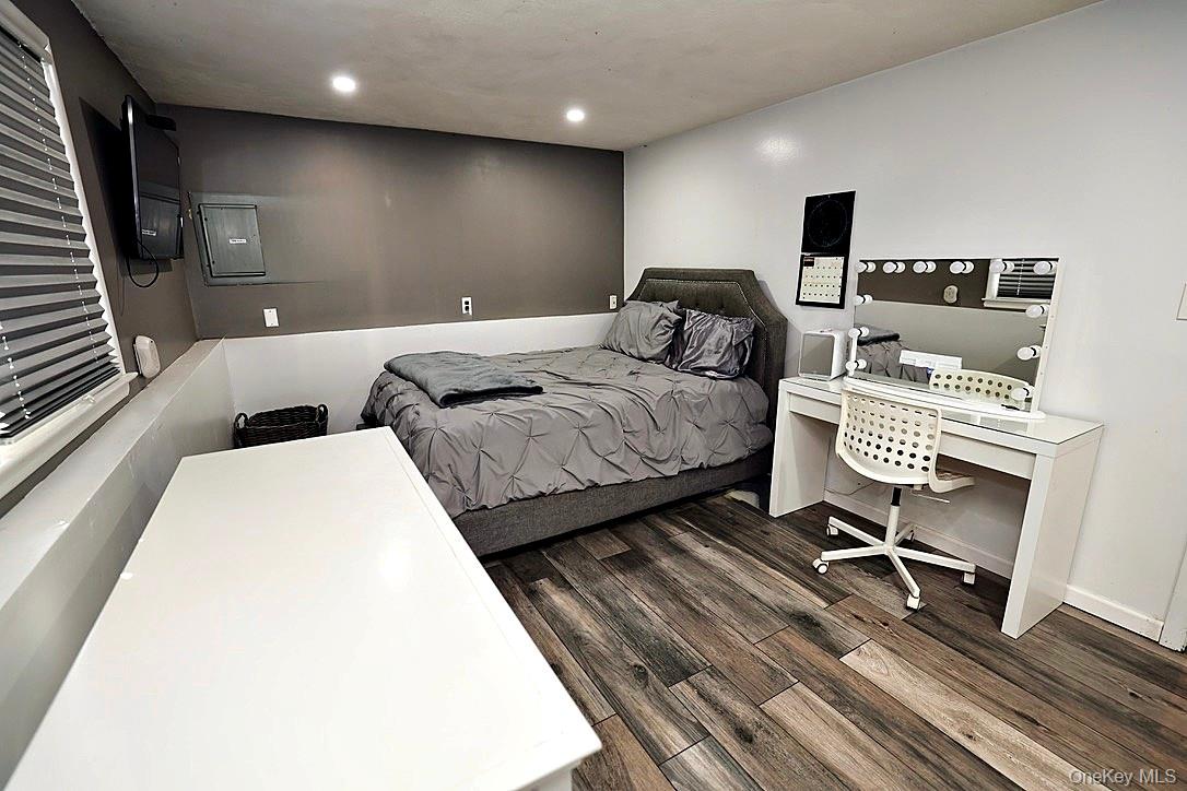 28 Jacobs Road Thiells, NY 10984 - Photo 13 of 29 a spacious bedroom with a bed and a couch