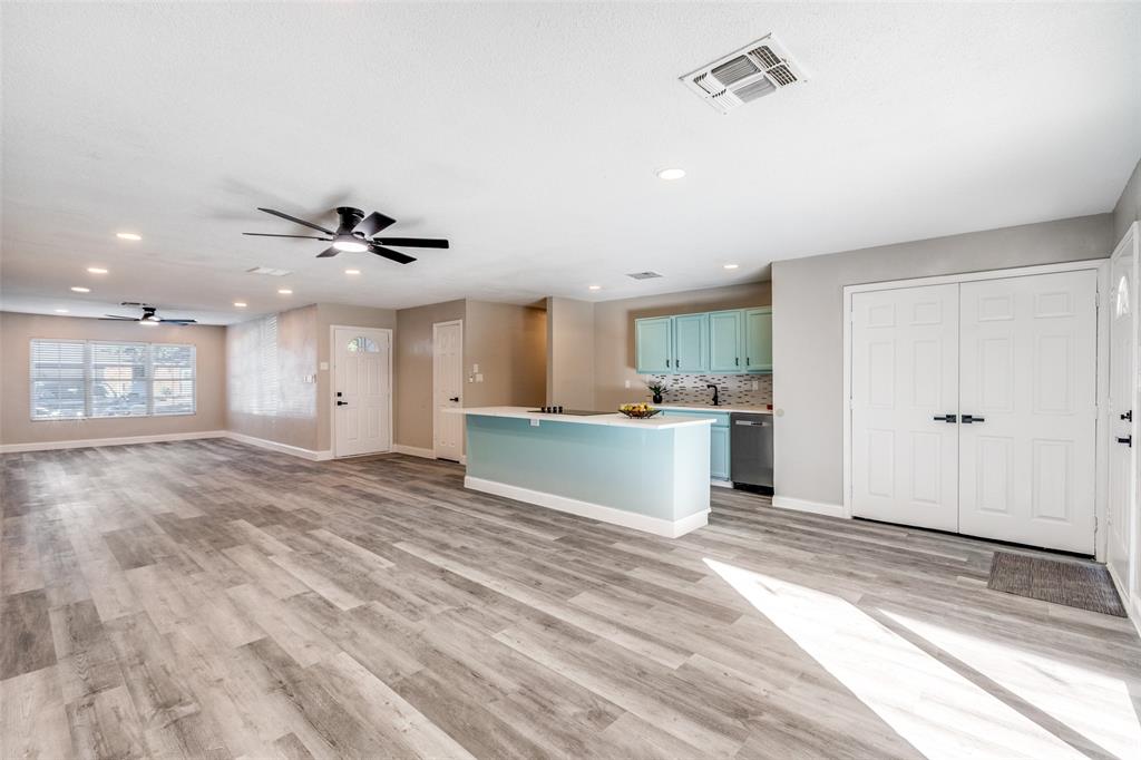 5216 Alpha Drive The Colony, TX 75056 - Photo 3 of 13