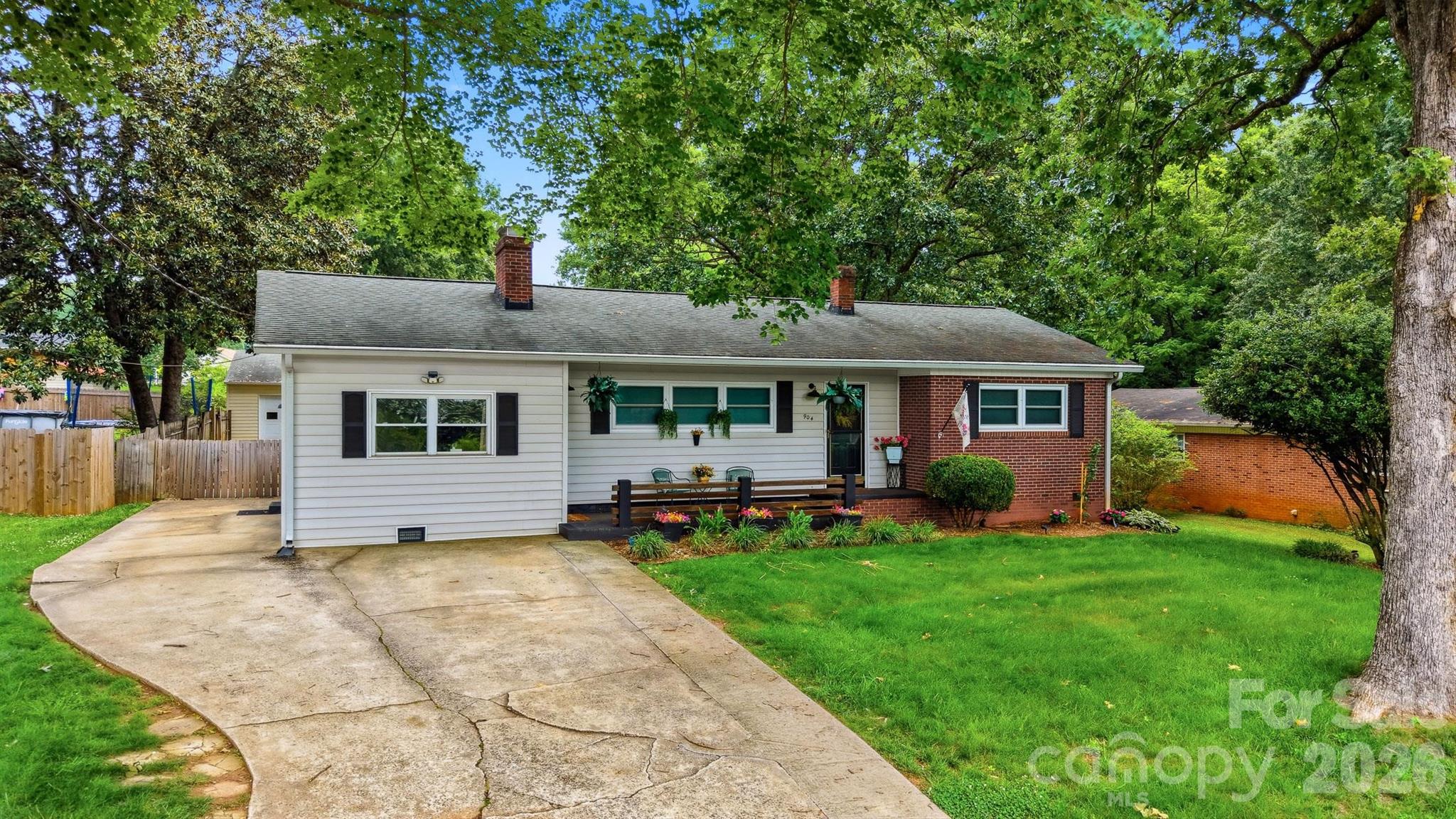 904 15th Street Northwest Conover, NC 28613 - Photo 2 of 29