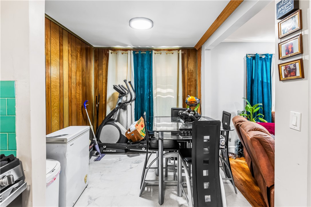 25 Hymer Street Providence, RI 02908 - Photo 5 of 22