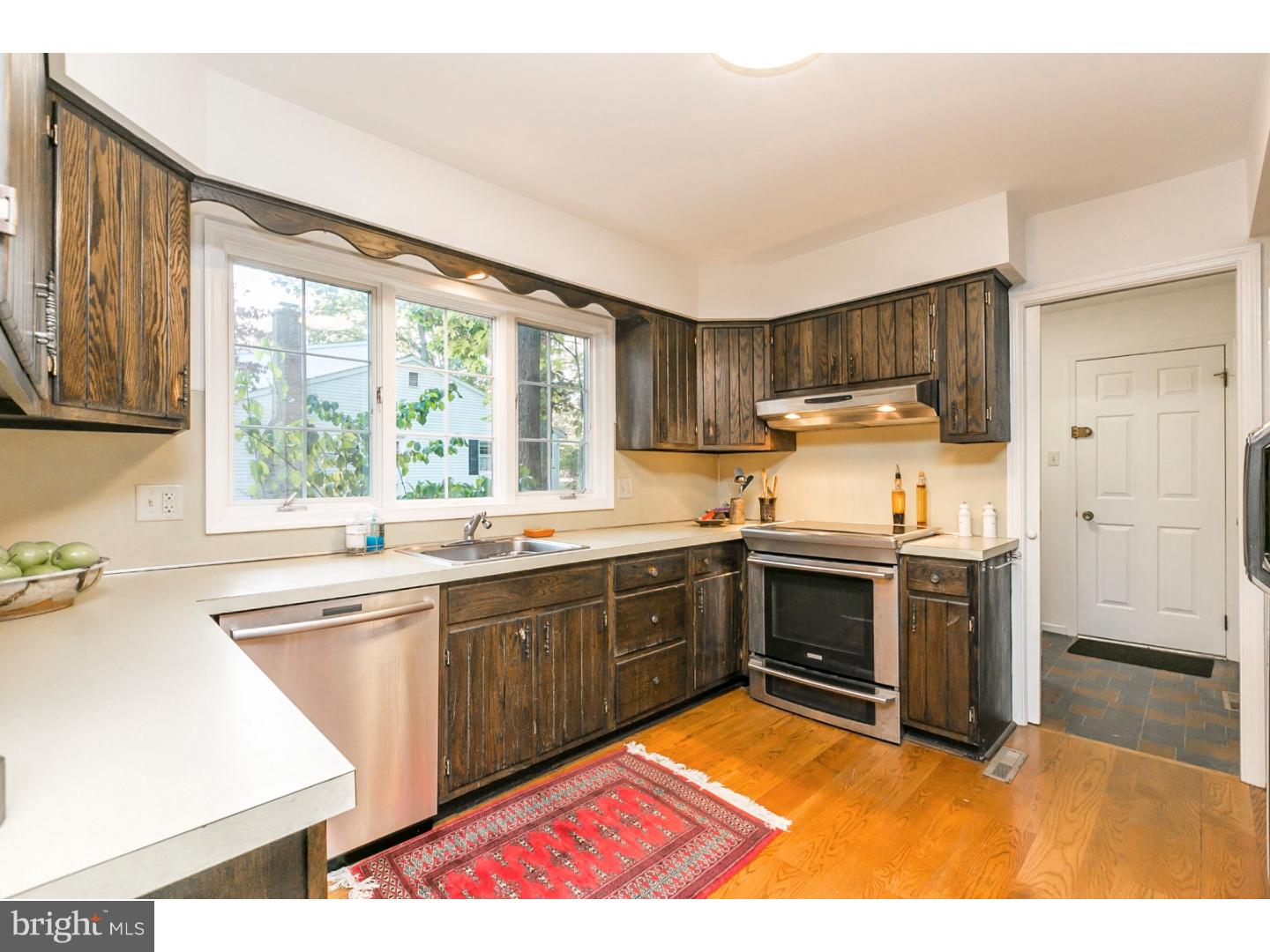 913 Crest Road Lansdale, PA 19446 - Photo 11 of 25 Gallery Image 11