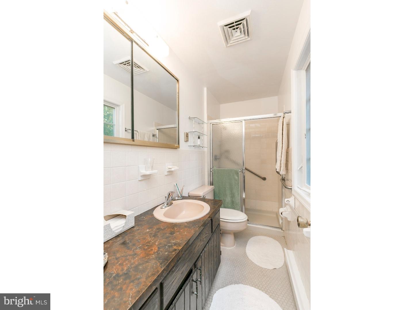913 Crest Road Lansdale, PA 19446 - Photo 18 of 25 Gallery Image 18