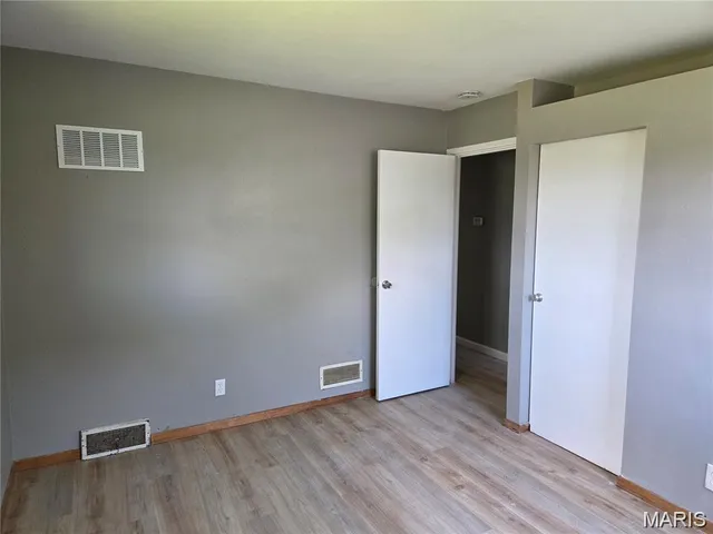 $1,300 | 10458 Spring Garden Drive, St. Louis, MO 63137