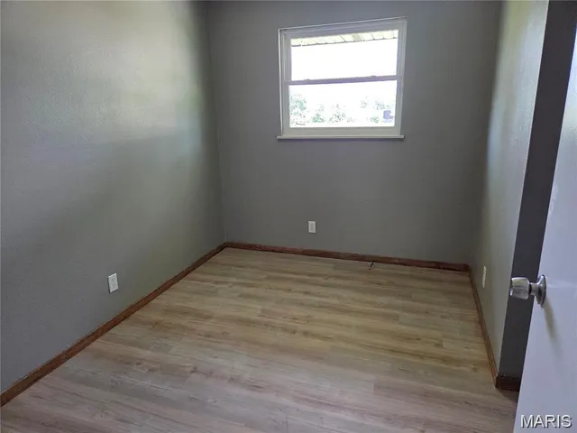 $1,300 | 10458 Spring Garden Drive, St. Louis, MO 63137