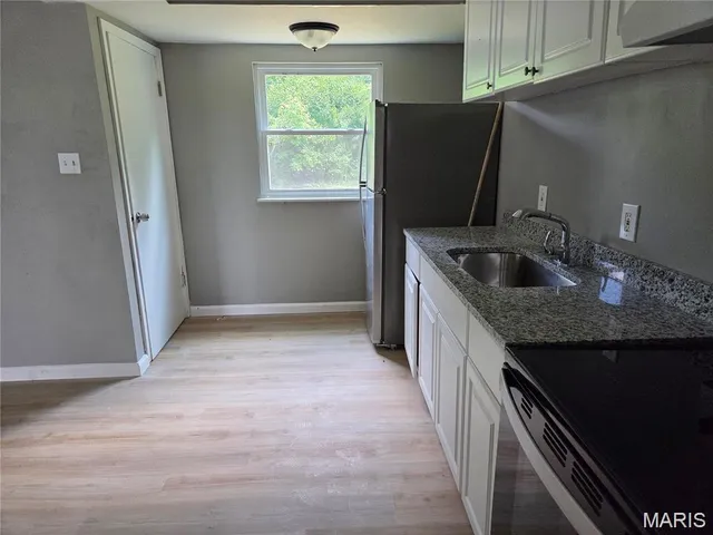 $1,300 | 10458 Spring Garden Drive, St. Louis, MO 63137