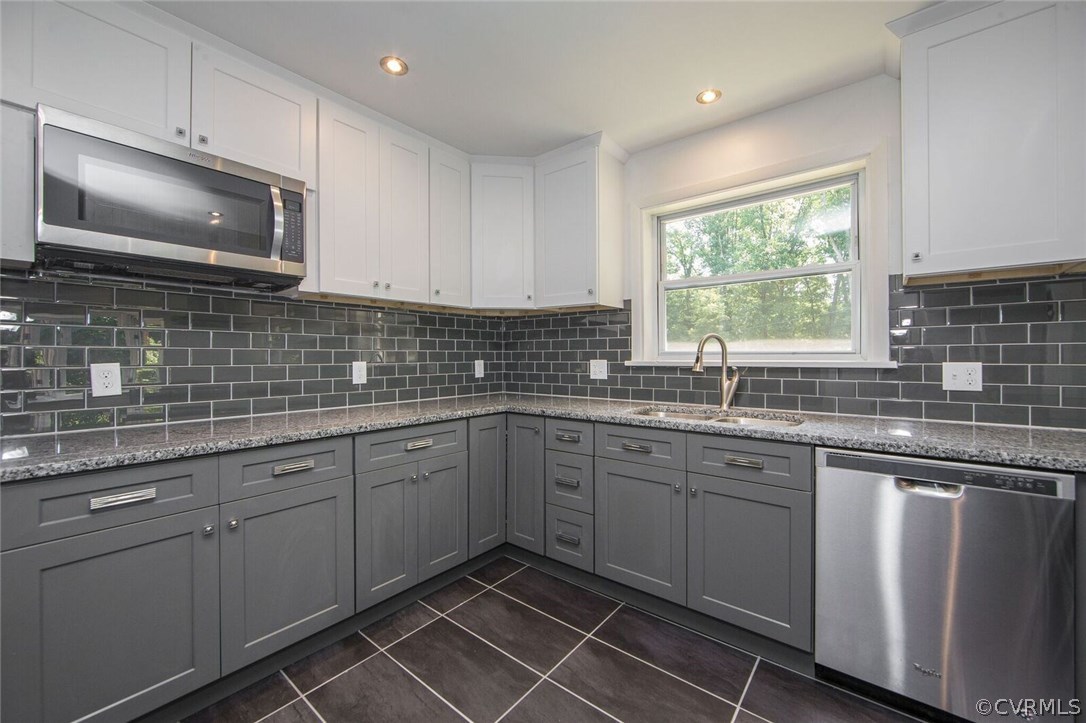 11301 Canterbury Road Chester, VA 23831 - Photo 3 of 26