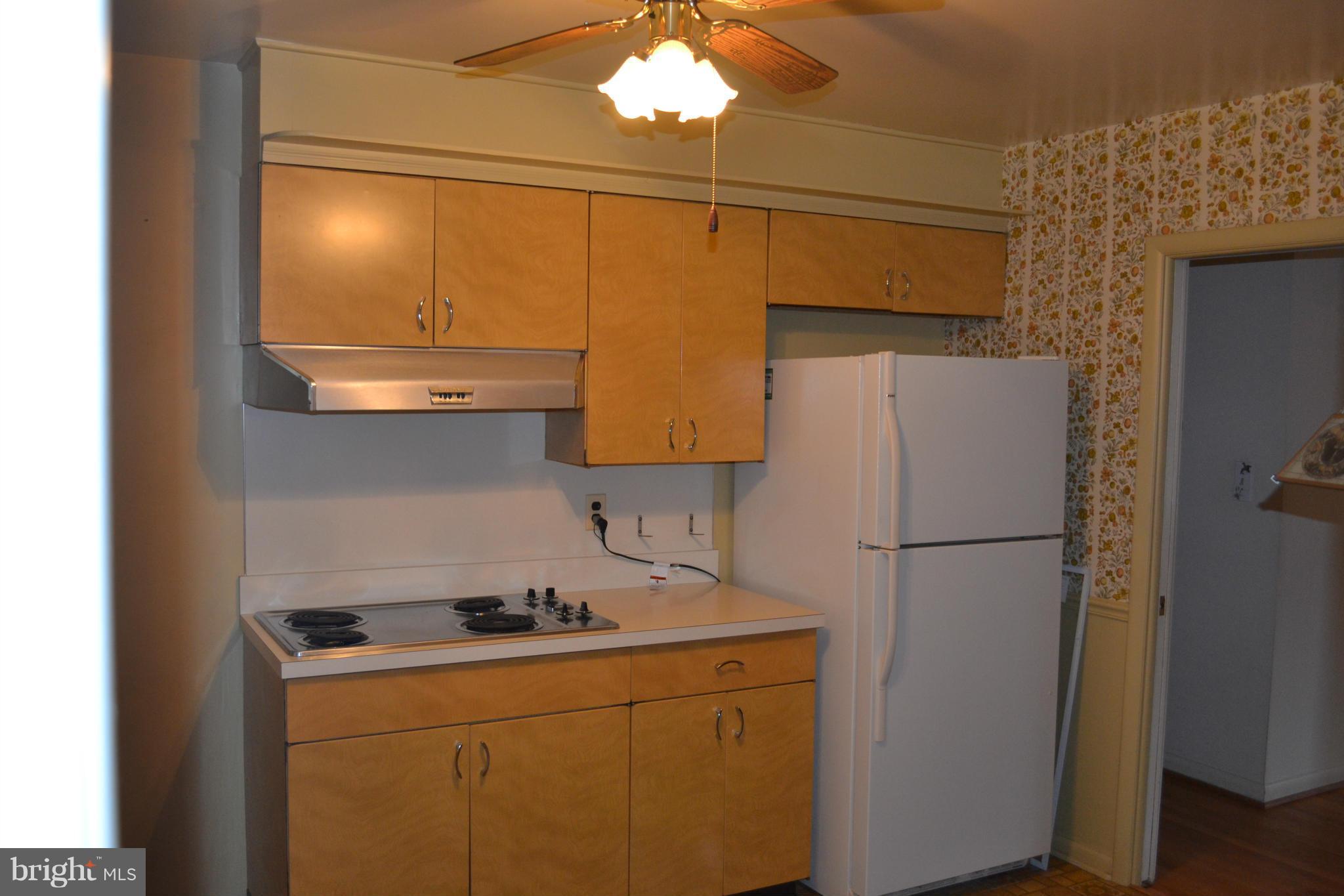 213 East Ridgely Road Lutherville-Timonium, MD 21093 - Photo 3 of 19 Kitchen