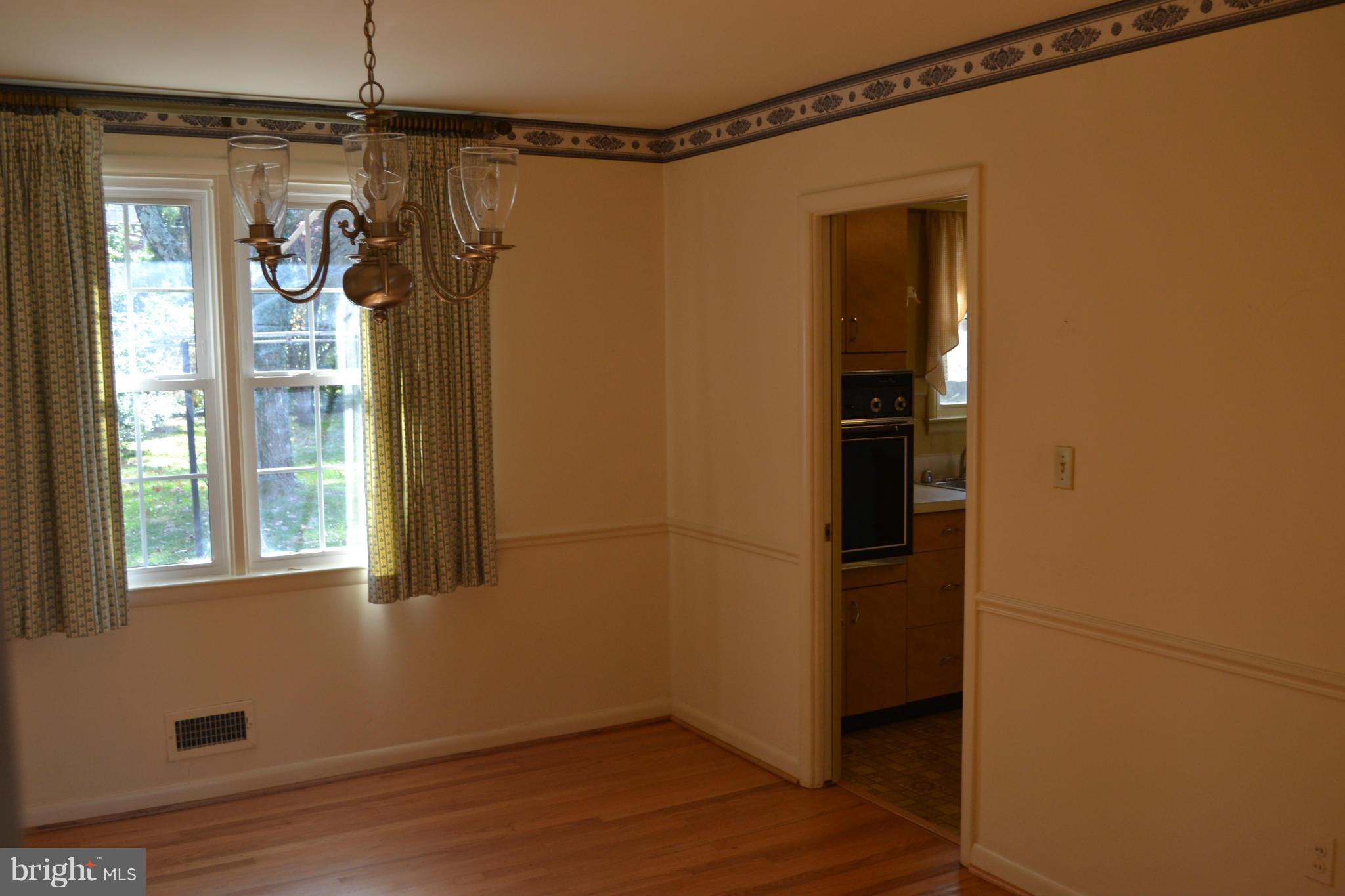 213 East Ridgely Road Lutherville-Timonium, MD 21093 - Photo 7 of 19 Dining Room