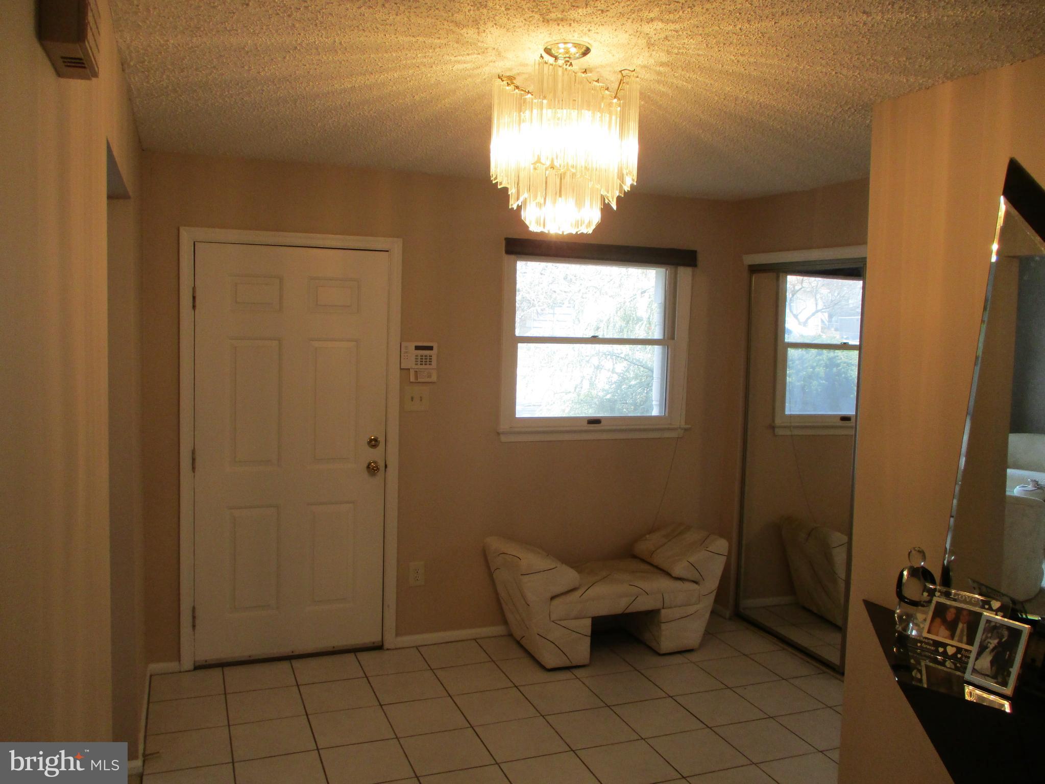 9763 Krewstown Road Philadelphia, PA 19115 - Photo 16 of 43 Foyer