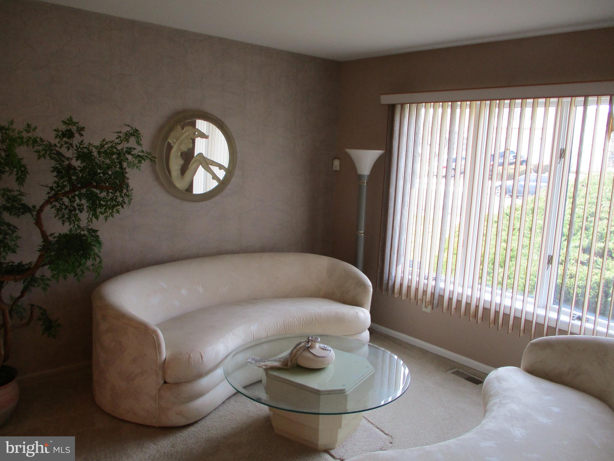 9763 Krewstown Road Philadelphia, PA 19115 - Photo 18 of 43 Living Room