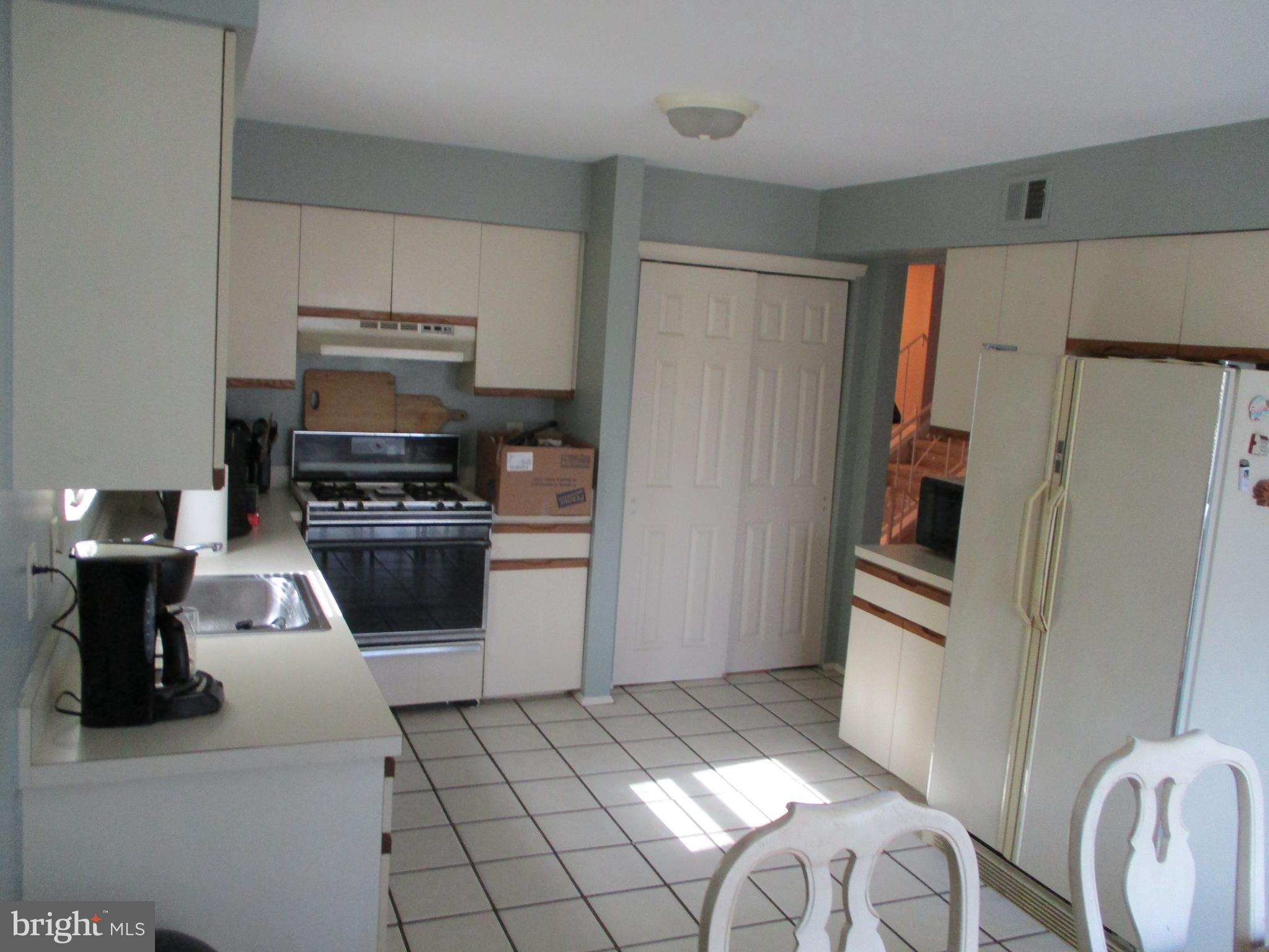 9763 Krewstown Road Philadelphia, PA 19115 - Photo 24 of 43 Kitchen