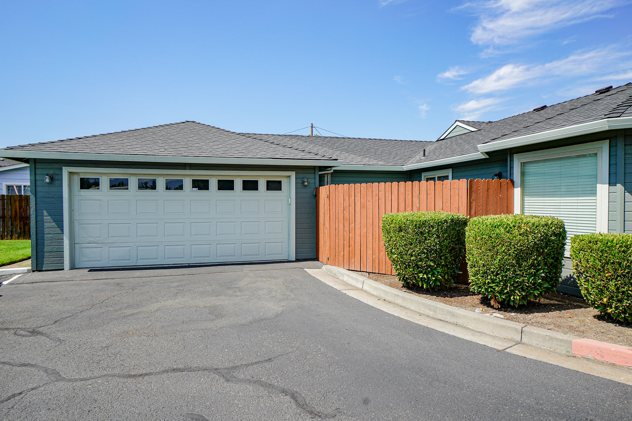 3015 Merriman Road, Unit 9 Medford, OR 97501 - Photo 3 of 22 Gallery Image 3
