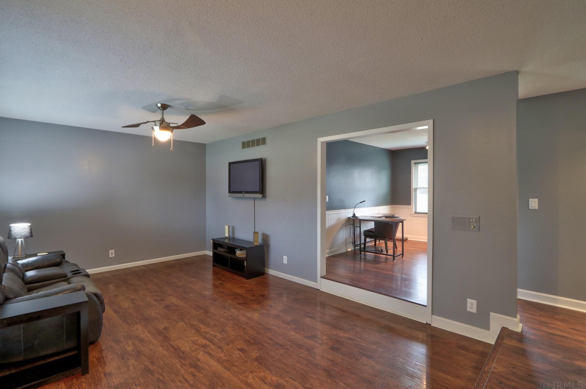 5422 Blue Ridge Drive Newburgh, IN 47630 - Photo 4 of 33