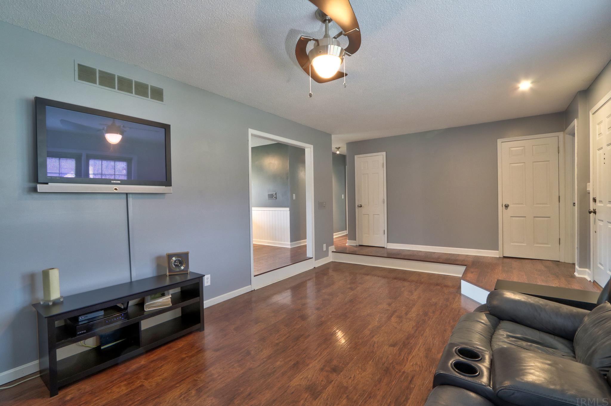 5422 Blue Ridge Drive Newburgh, IN 47630 - Photo 5 of 33