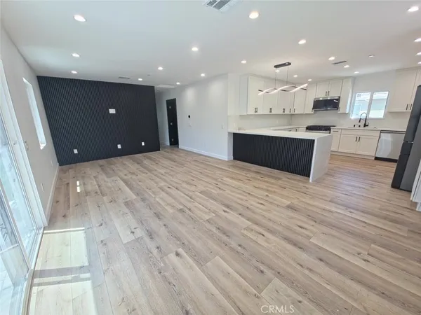 $4,300 | 7333 Vanalden Avenue, Reseda, CA 91335