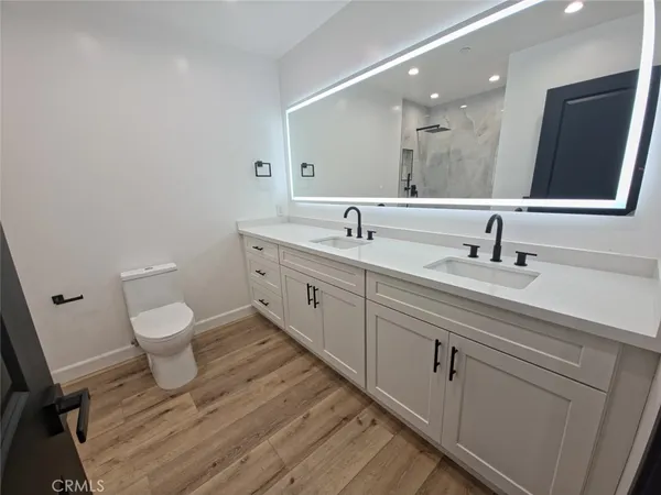 $4,300 | 7333 Vanalden Avenue, Reseda, CA 91335