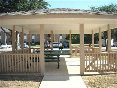 1304 West Ave A Hooks, TX 75561 - Photo 4 of 6