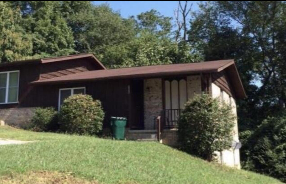 809 Forest Dale Lane, Unit A Hixson, TN 37343 - Photo 2 of 8 IMG_2077