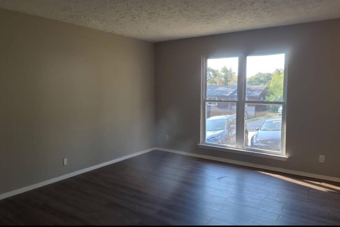 809 Forest Dale Lane, Unit A Hixson, TN 37343 - Photo 3 of 8 IMG_2078