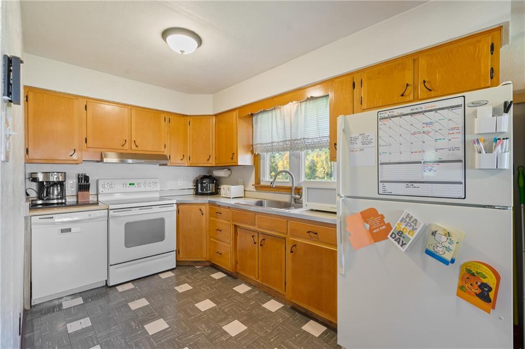 1349 Smith Township State Road Burgettstown, PA 15021 - Photo 4 of 19 Gallery Image 4