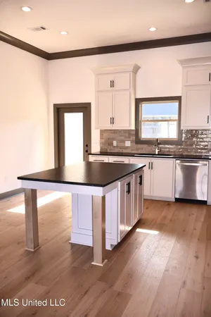 $2,800 | 317 Willow Way, Canton, MS 39046