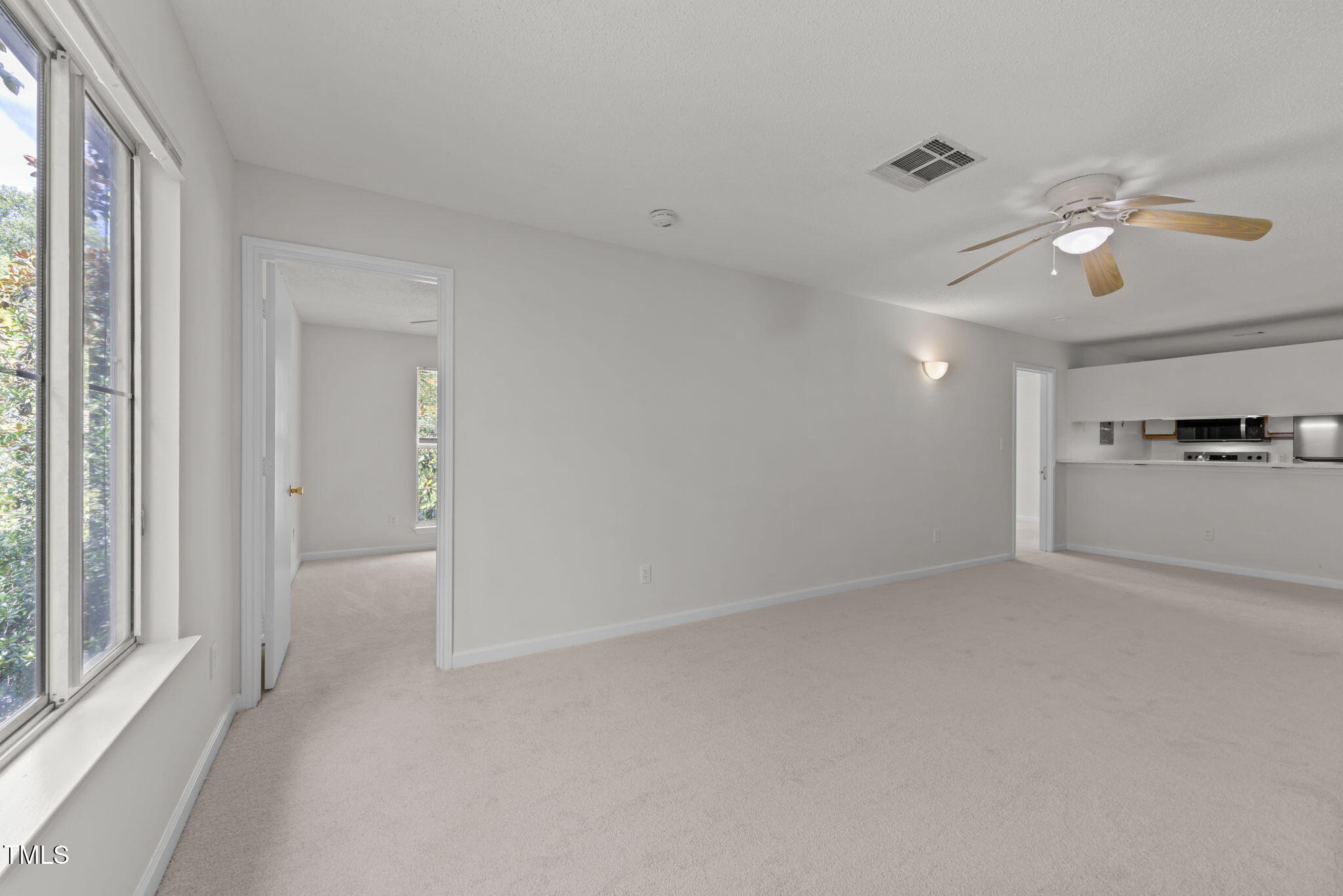 1521 Graduate Lane, Unit 302 Raleigh, NC 27606 - Photo 4 of 21 Large Common Area