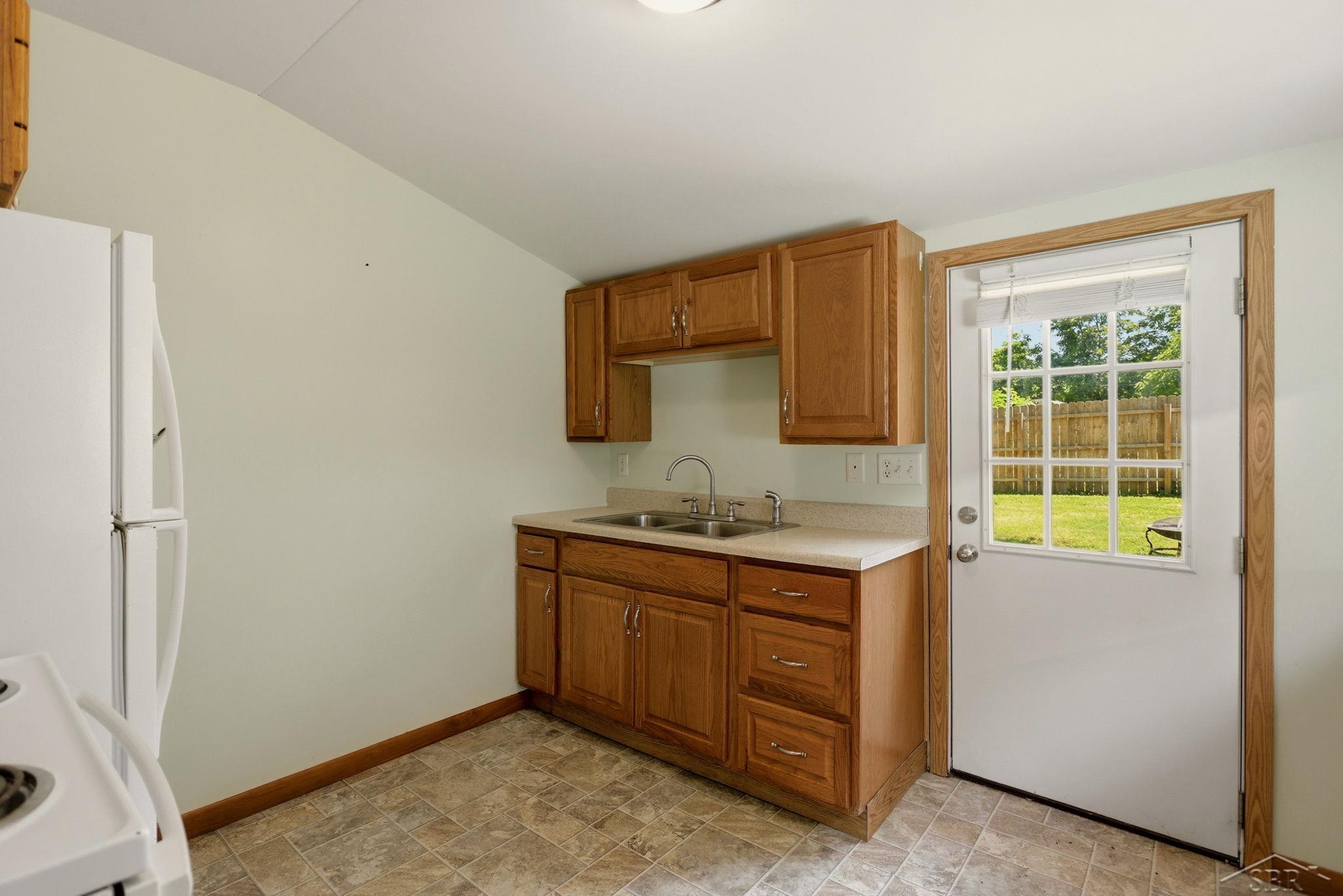1177 South Poseyville Road Midland, MI 48640 - Photo 12 of 32