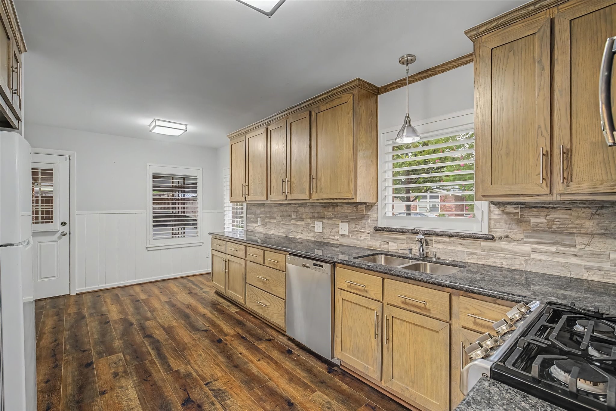 2123 Ridgecrest Drive Houston, TX 77055 - Photo 17 of 44