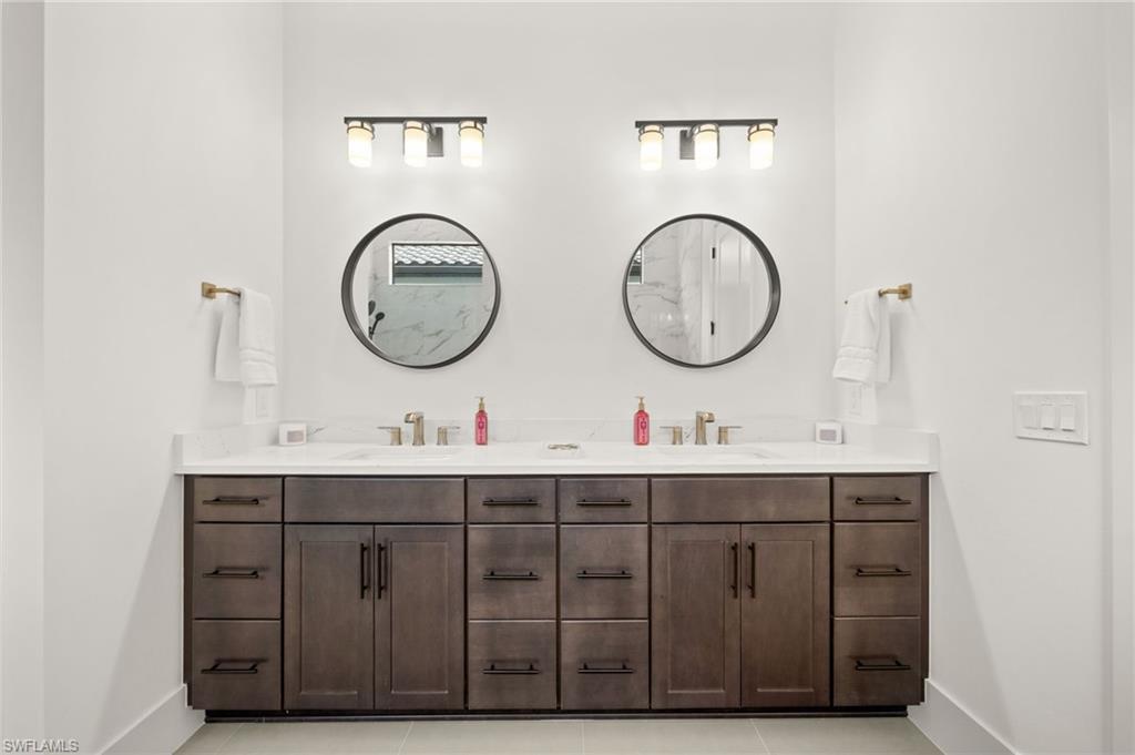 16201 Verilyn Circle Naples, FL 34110 - Photo 30 of 45 Primary Bath