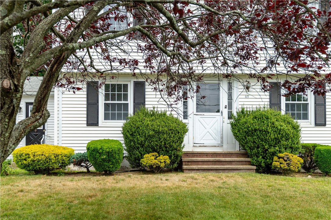 69 Douglas Road Warwick, RI 02886 - Photo 4 of 50