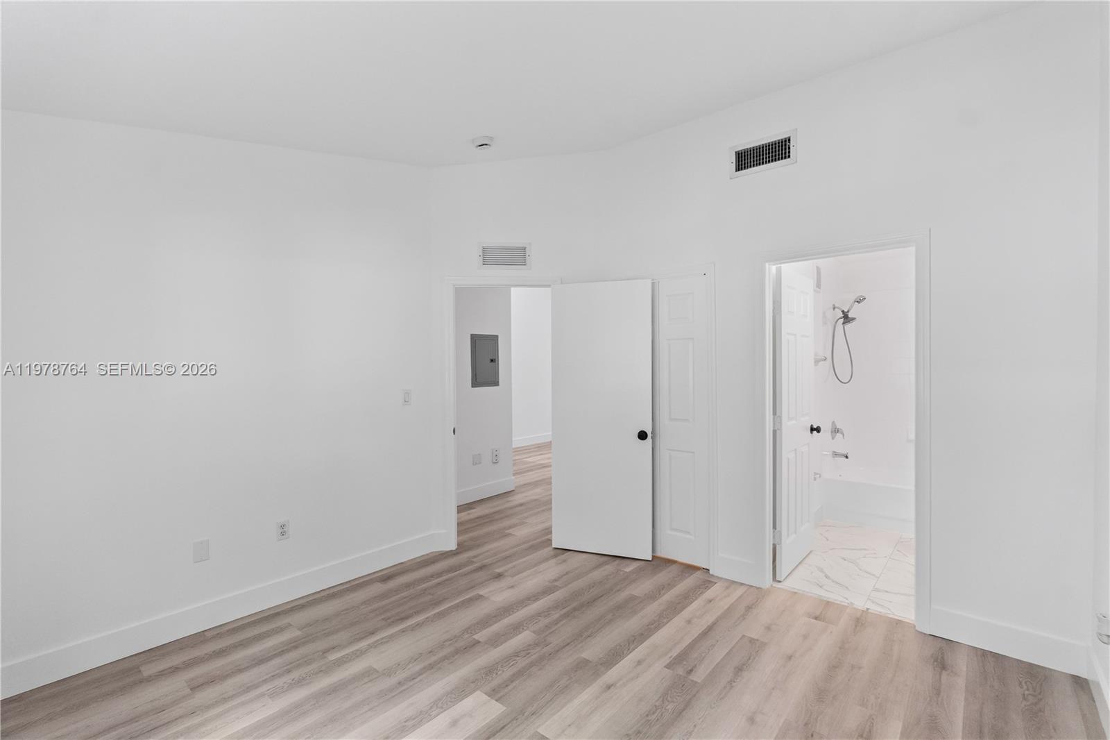 2930 Southeast 12th Road, Unit 20431 Homestead, FL 33035 - Photo 11 of 33 a view of an empty room