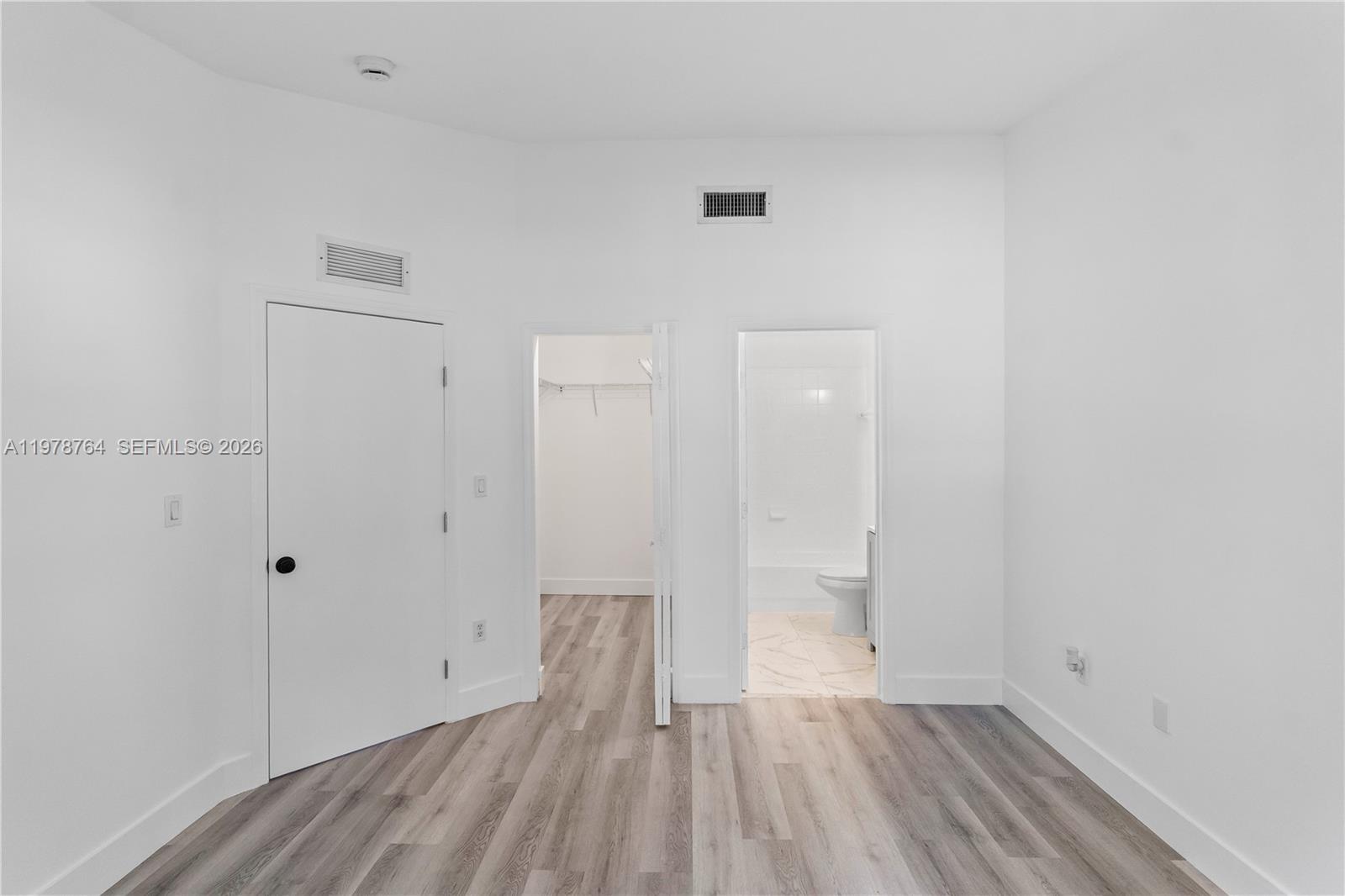 2930 Southeast 12th Road, Unit 20431 Homestead, FL 33035 - Photo 24 of 33 a view of small space with wooden floor