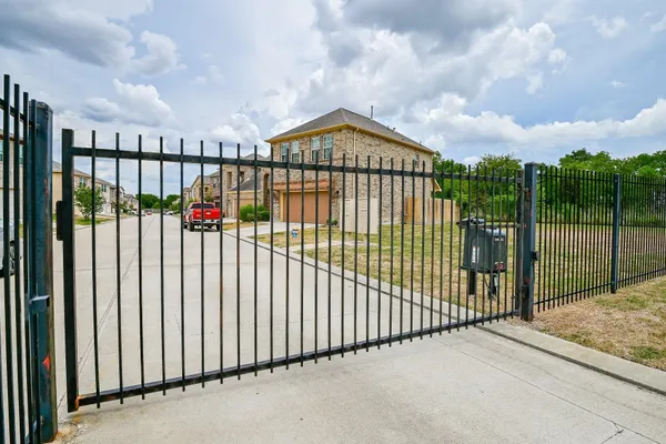 $329,900 | 14510 Sanour Drive, Houston, TX 77095
