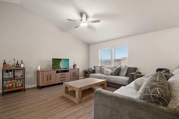 $360,000 | 39604 Fallbrook Avenue, North Branch, MN 55056