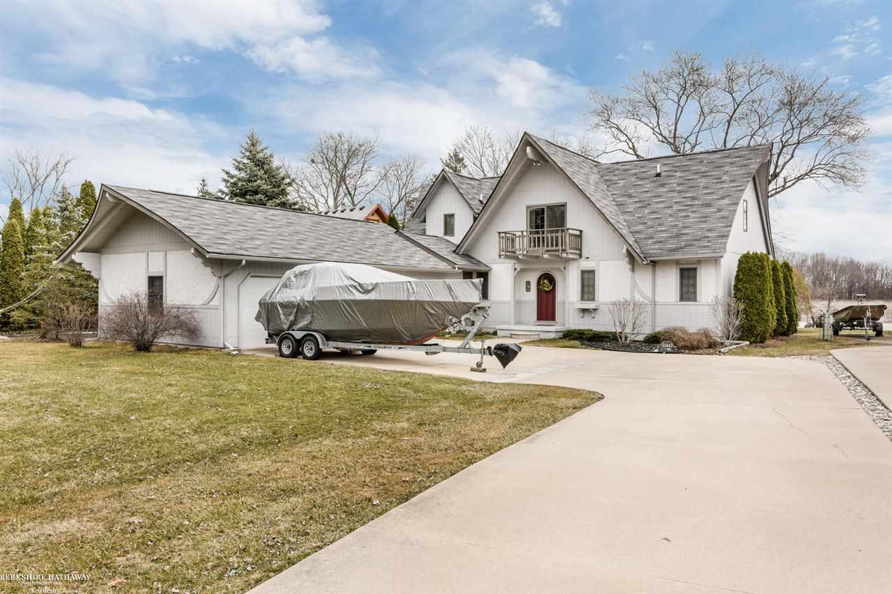 32443 Sutton Road New Baltimore, MI 48047 - Photo 3 of 46 31375430-2.JPG