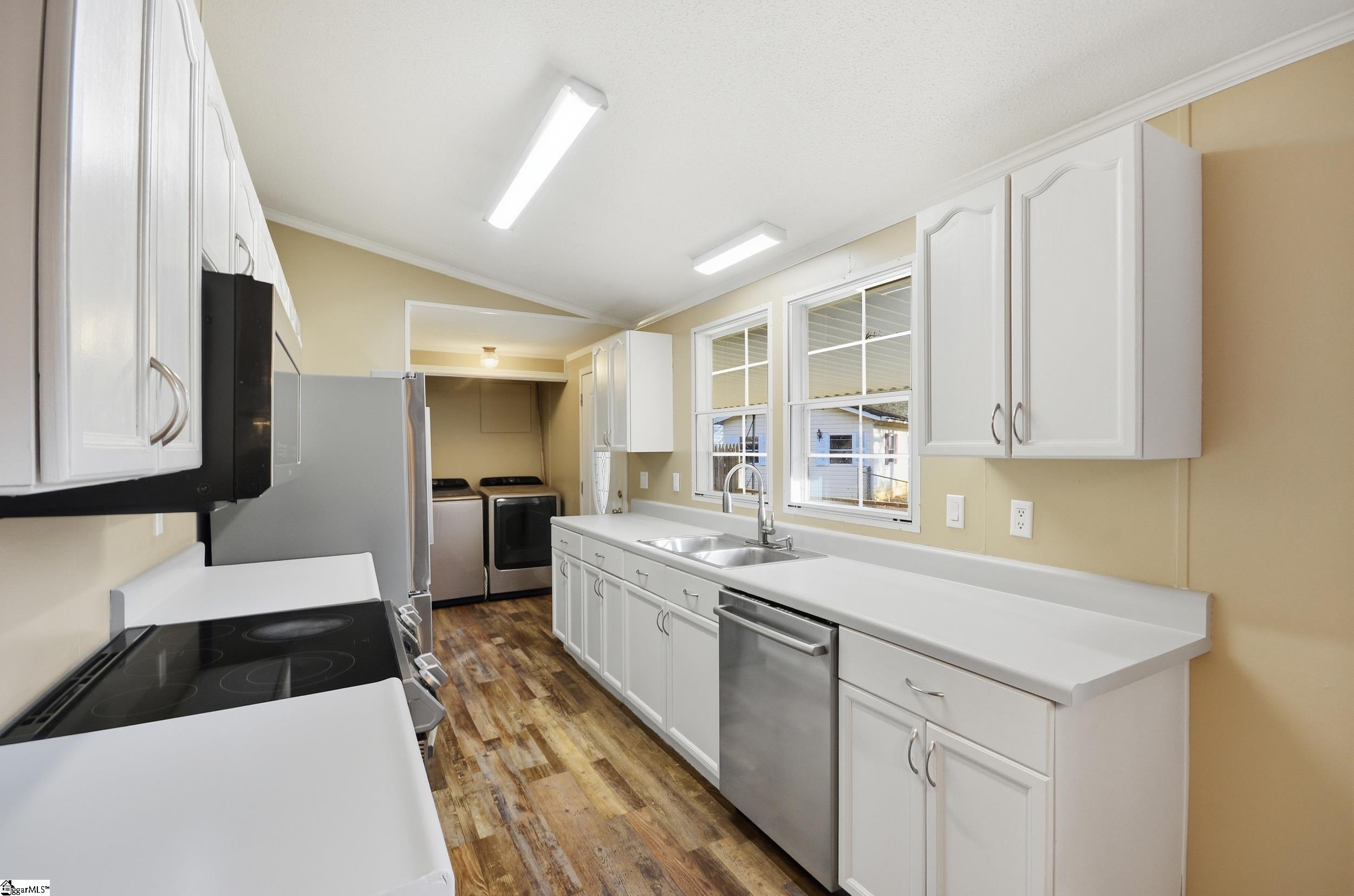 235 Colonial Drive Easley, SC 29642 - Photo 2 of 46