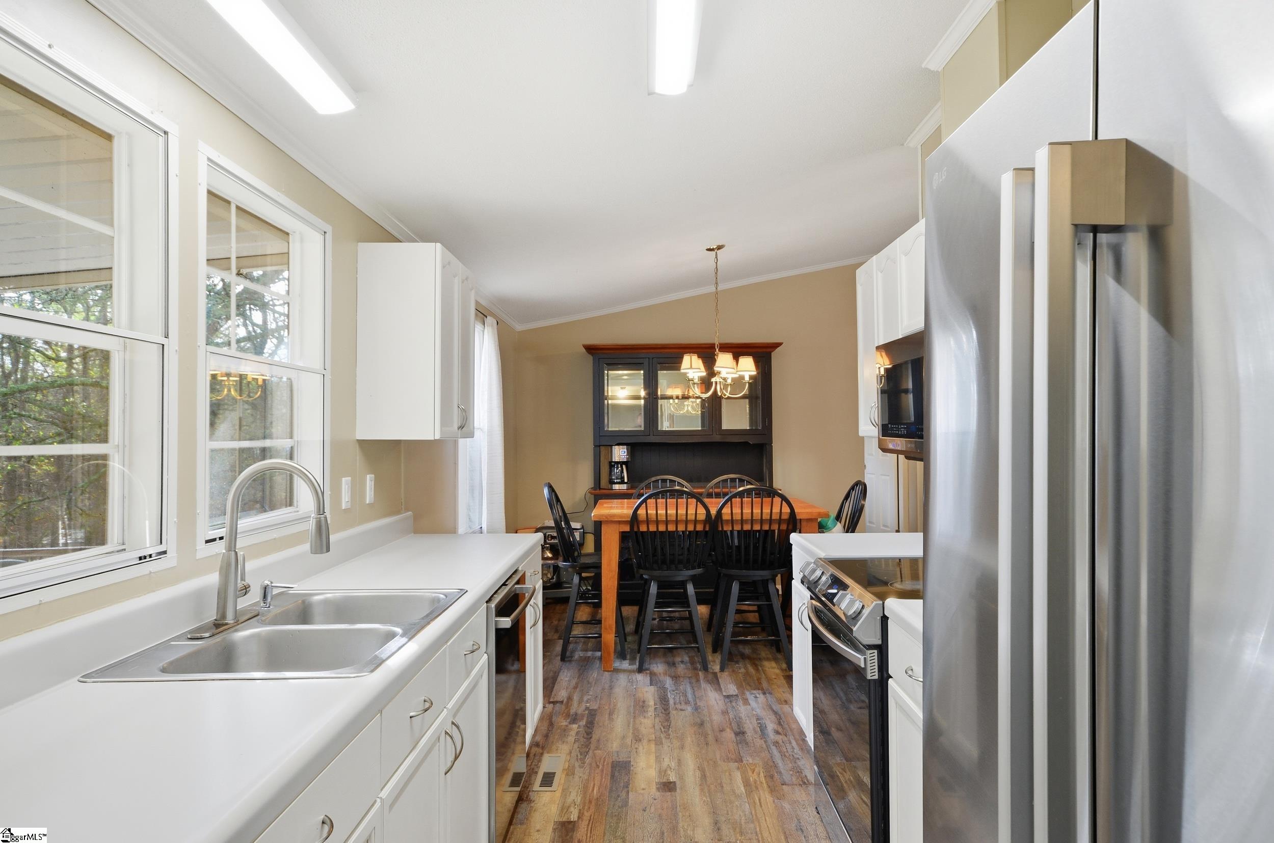 235 Colonial Drive Easley, SC 29642 - Photo 10 of 46