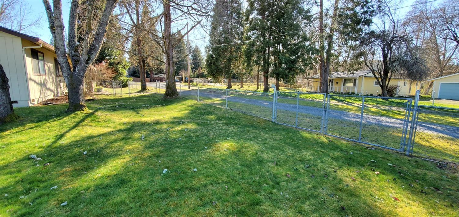 1060 West Harbeck Road Grants Pass, OR 97527 - Photo 12 of 28 Additional Photo