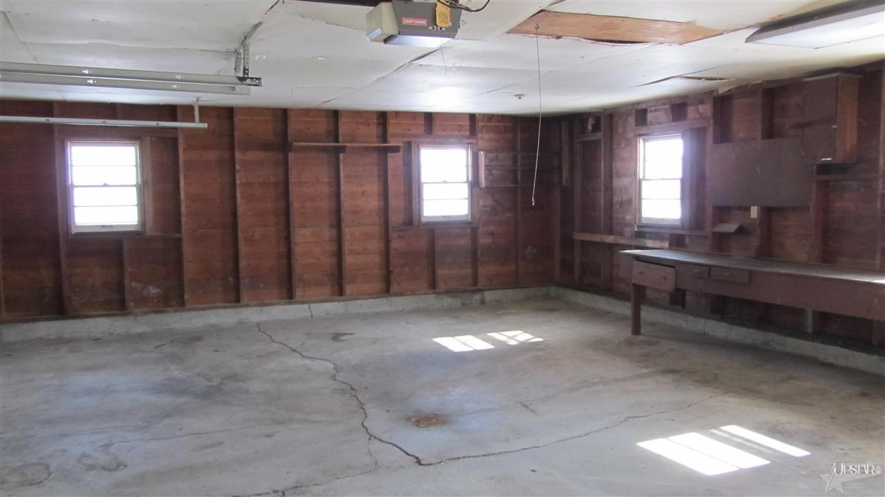 12214 East Tillman Road Fort Wayne, IN 46816 - Photo 11 of 13 Gallery Image 11