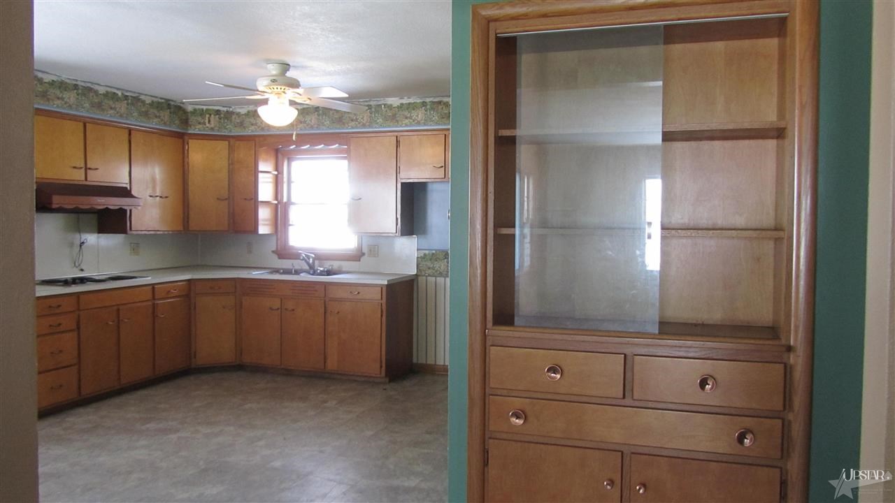 12214 East Tillman Road Fort Wayne, IN 46816 - Photo 3 of 13 Gallery Image 3