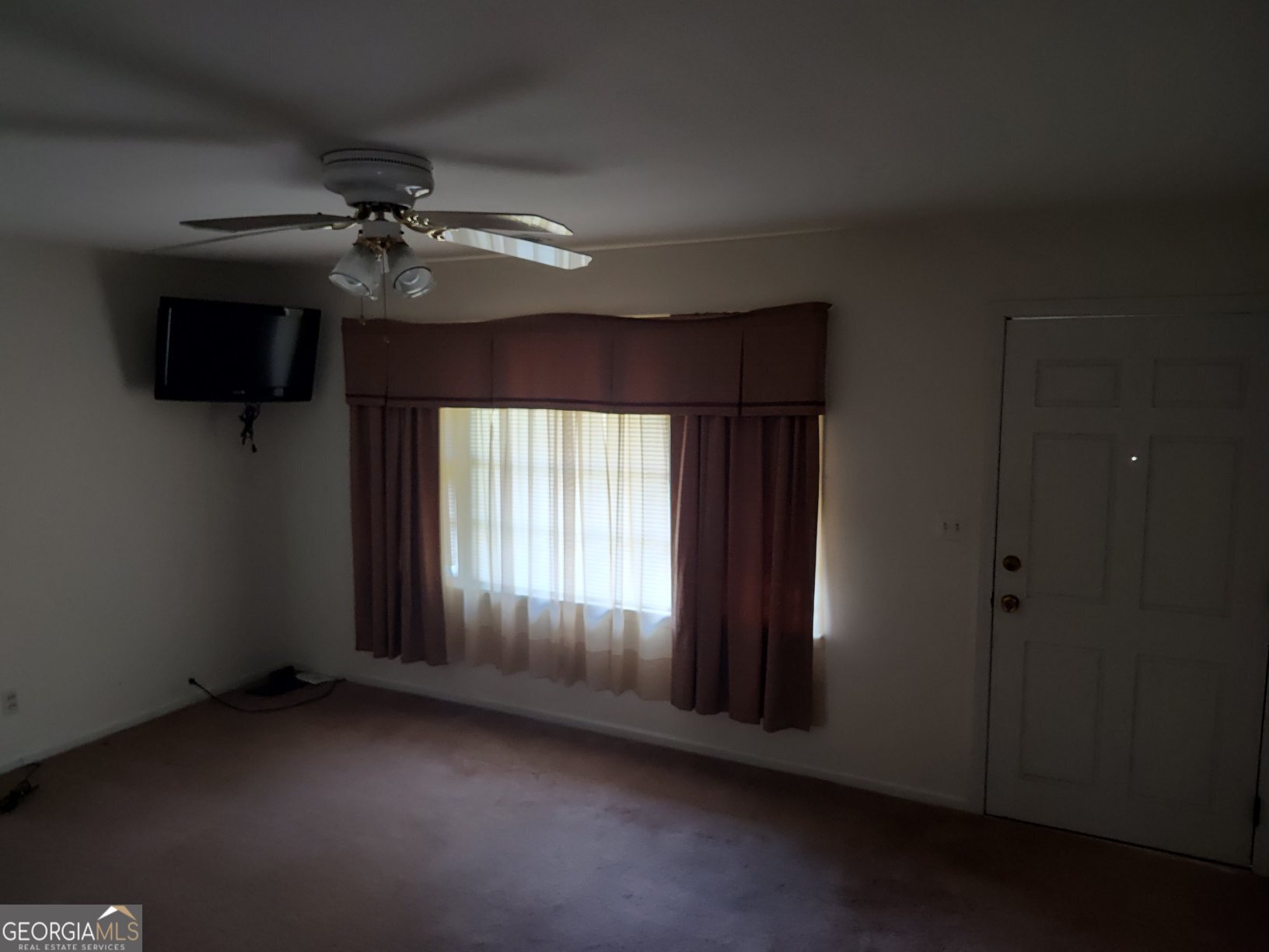 2289 Dr George Ward Road Elberton, GA 30635 - Photo 8 of 13 a view of an empty room with a window