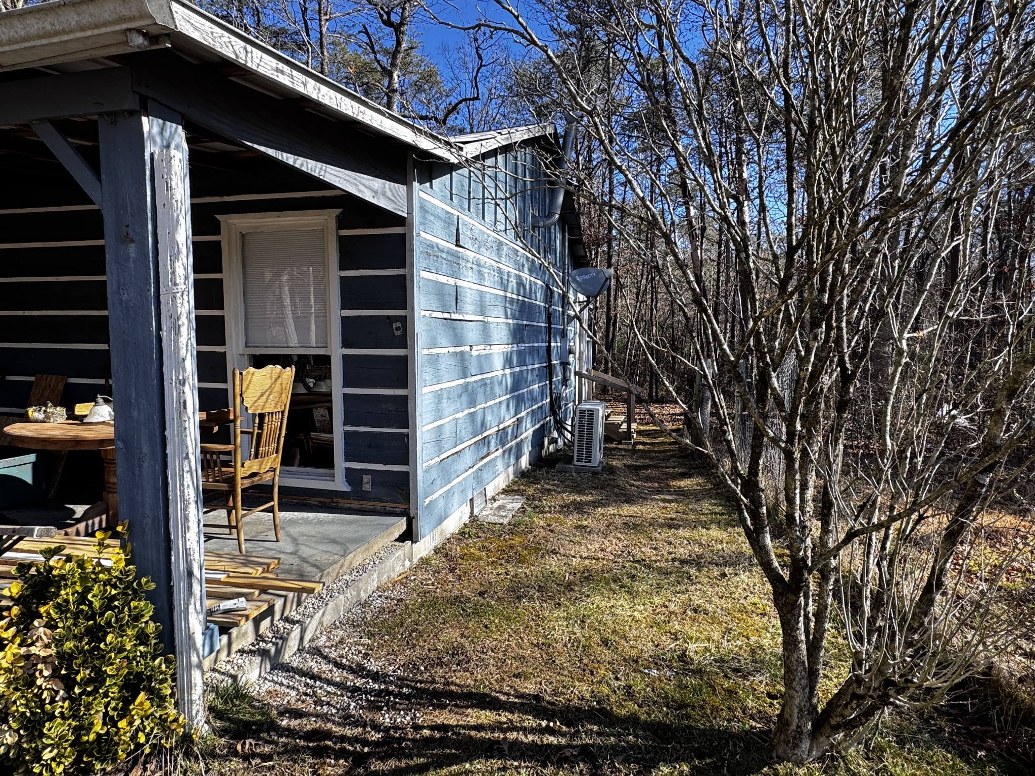 829 Highway 399 Palmer, TN 37365 - Photo 3 of 18 a view of front door and porch
