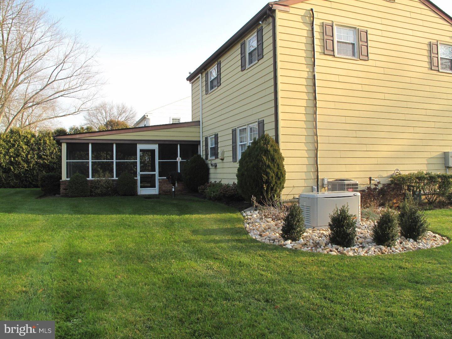 530 Parmentier Road Warminster, PA 18974 - Photo 23 of 24 Exterior Back