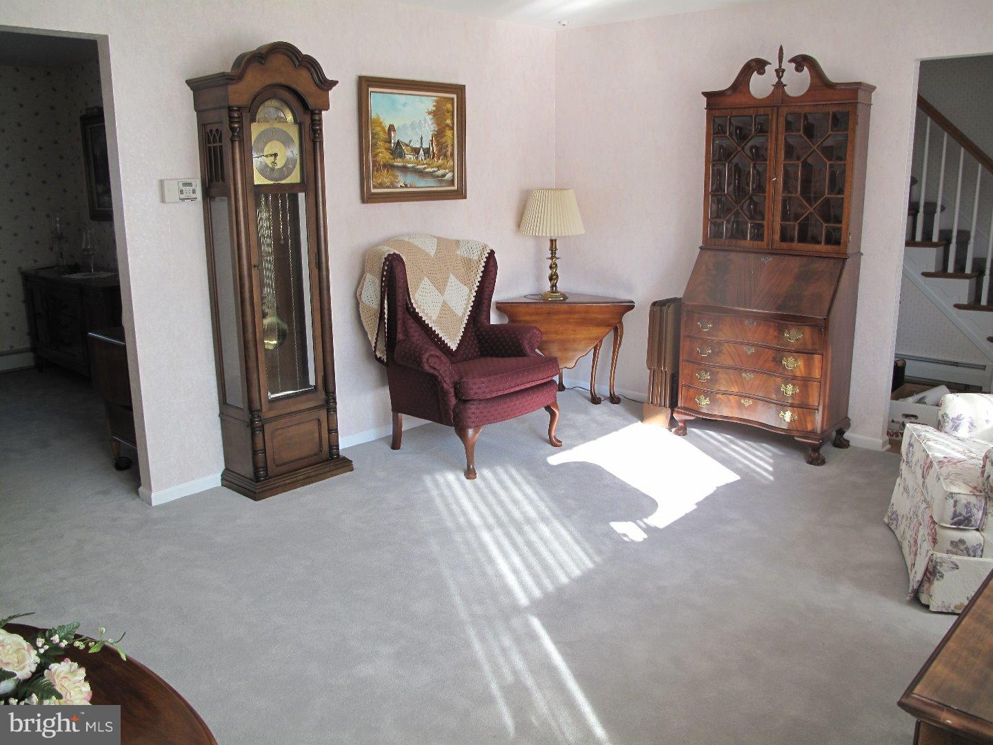 530 Parmentier Road Warminster, PA 18974 - Photo 4 of 24 Living Room