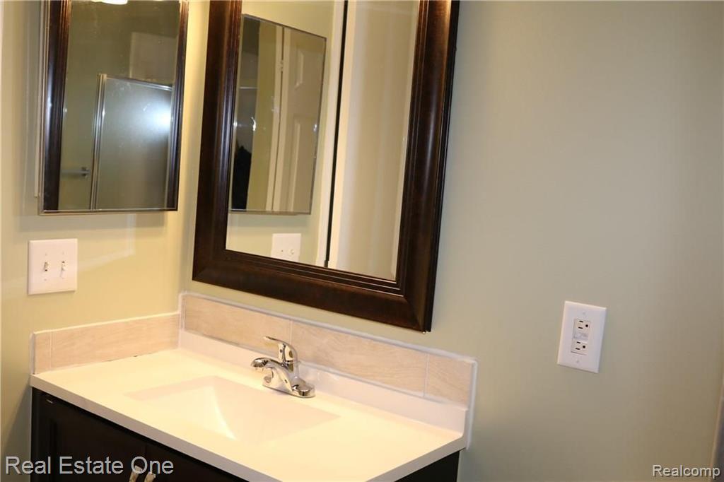 30038 West 12 Mile Road, Unit 42 Farmington, MI 48334 - Photo 21 of 23